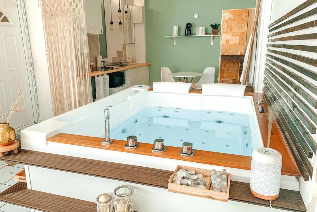 Nuit D'Exception - Loft Avec Jacuzzi Daire Bordeaux Dış mekan fotoğraf